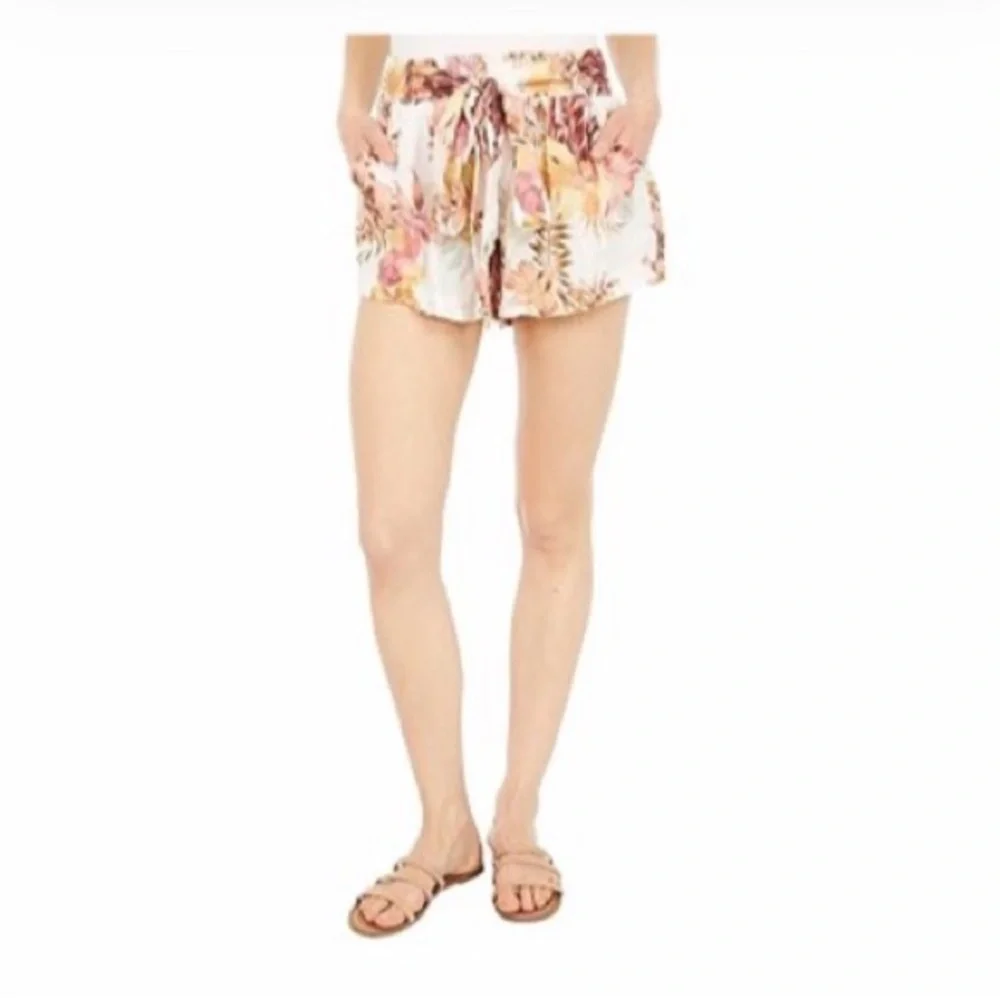 Rip Curl Paradise Calling Floral‎ Kimono and Shorts Set White Small GSHDZ9